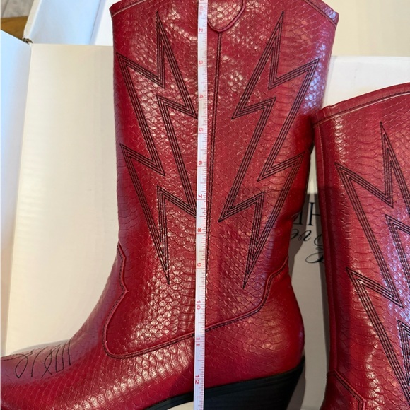 NEVER WORN!  Dirty Laundry (by Chinese Laundry) women's cowboy boots - Picture 7 of 16